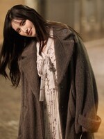 超ときめき♡宣伝部・菅田愛貴が見せる大人びた姿、SNIDELのホリデーコレクションで