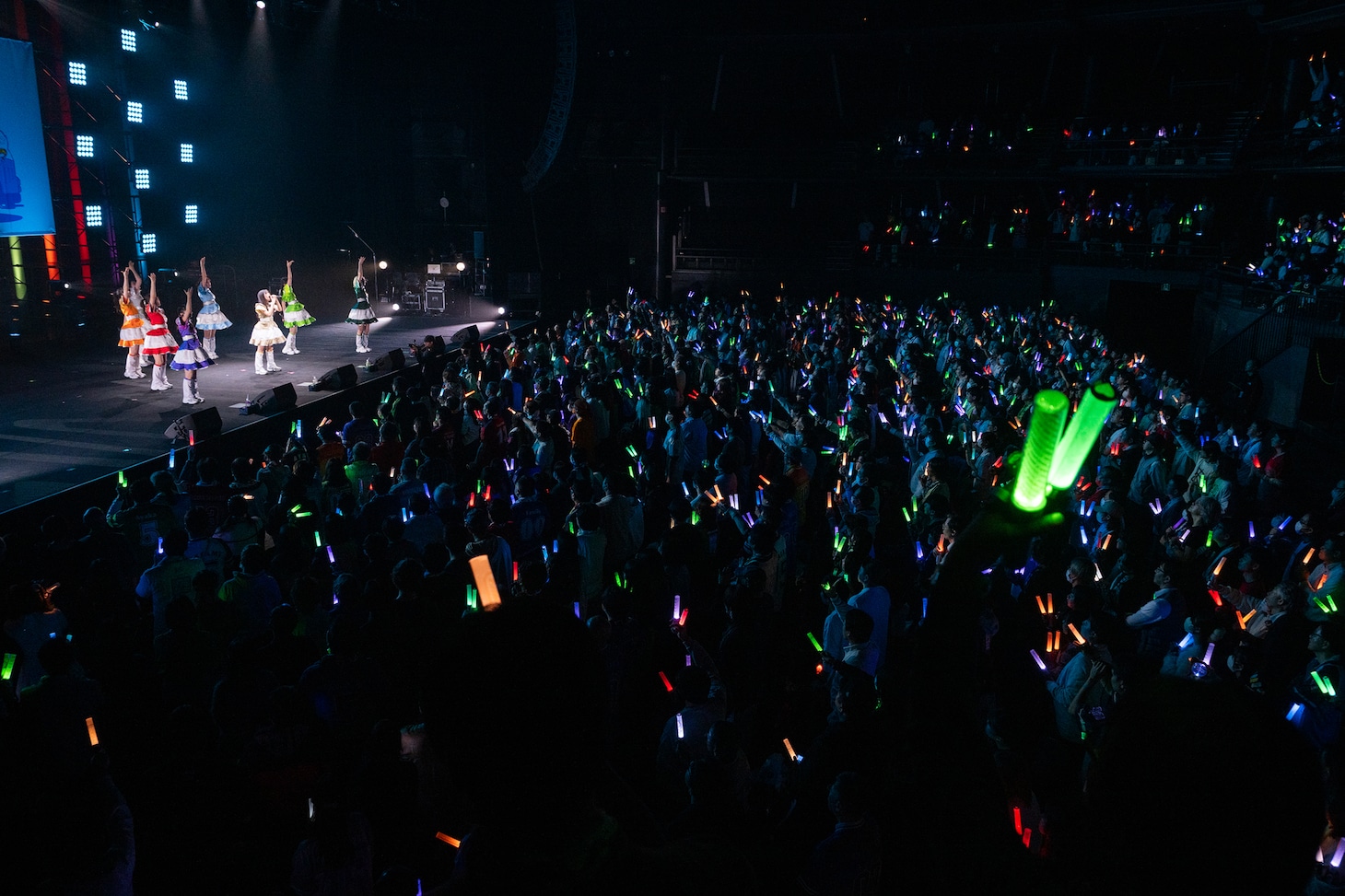 「私立恵比寿中学 Road to Kアリーナ『秋の5都市キャラバンツアー』」初日公演の様子。