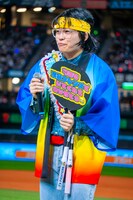 オタクに扮した田宮裕涼選手。
