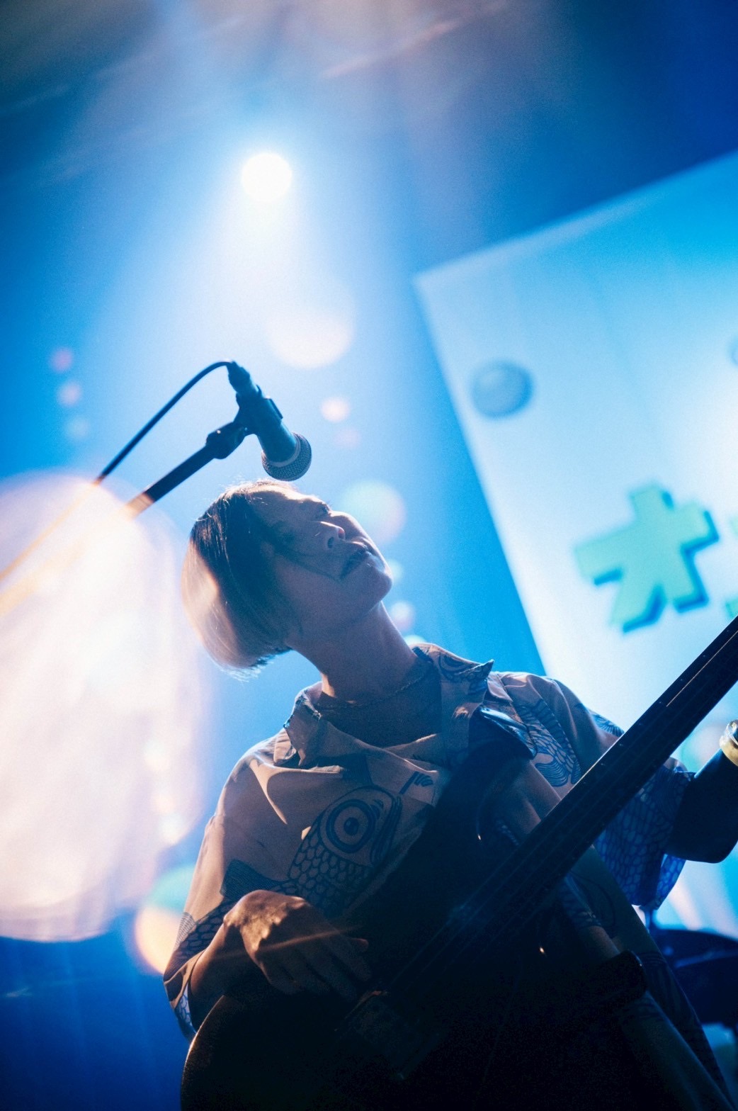 藤田（B / ネクライトーキー）（Photo by Kana Tarumi）