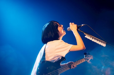 アユニ・D（B, Vo / PEDRO）（Photo by Kana Tarumi）