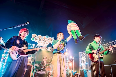 SAKANAMON、もっさ（ネクライトーキー）。（撮影：武井勇紀）