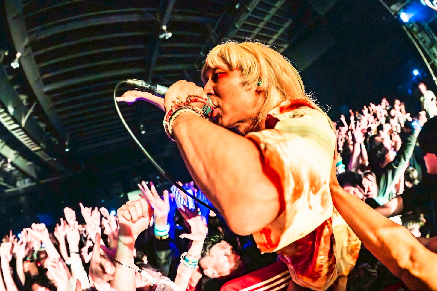 玉屋2060％（Vo, G / Wienners）（撮影：かい）