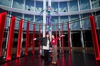 乃木坂46井上和&賀喜遥香が「エヴァ」30周年記念展に潜入、自身のエヴァ遍歴も明かす