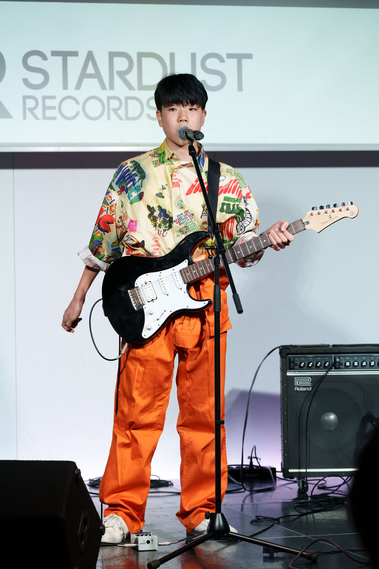 「超アーティストオーディション」グランプリに輝いたyoy。