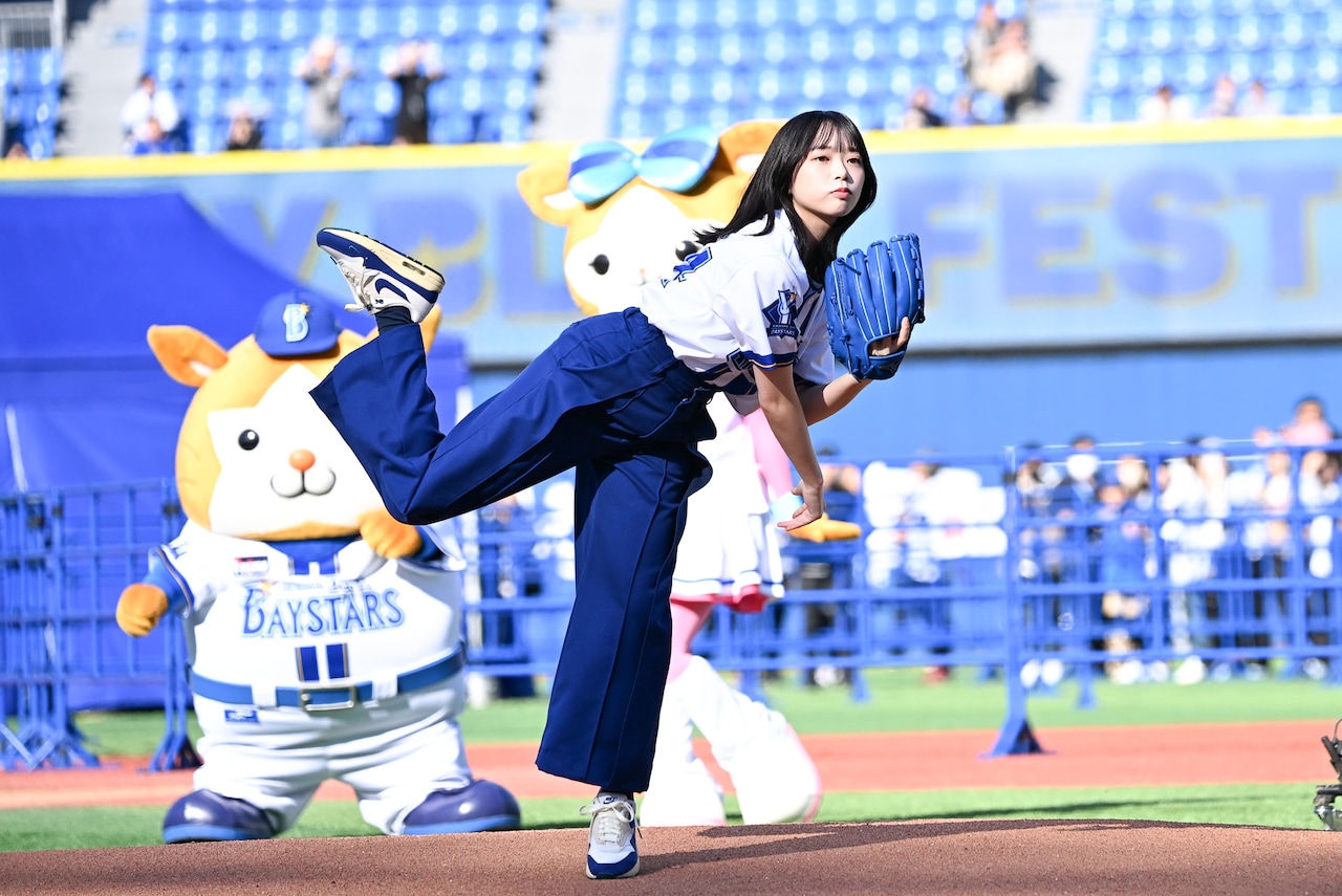 日向坂46山口陽世がベイスターズファンフェスで大活躍、FIELD OF VIEWらのスペシャルライブも