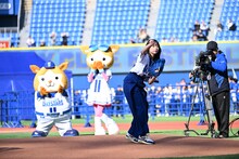 投球を終えた山口陽世。