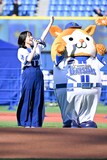 DB.スターマンとともに恒例の「I☆YOKOHAMA」コールを叫ぶ山口陽世。