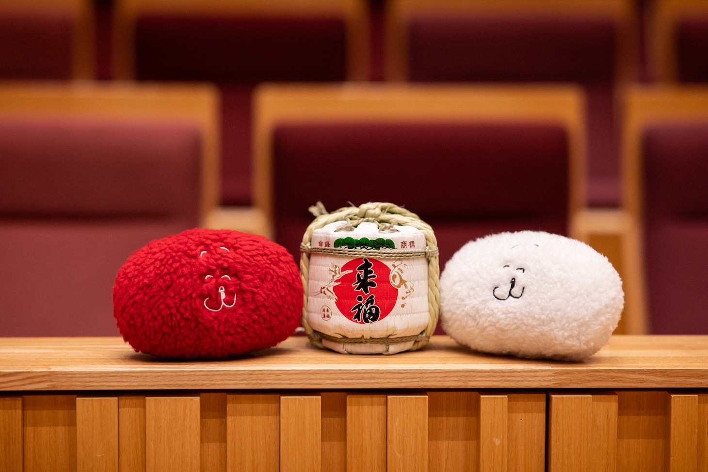 ほろ酔いのともだち（左）とともだち（右）。（Photo by Masami Kikuchi）