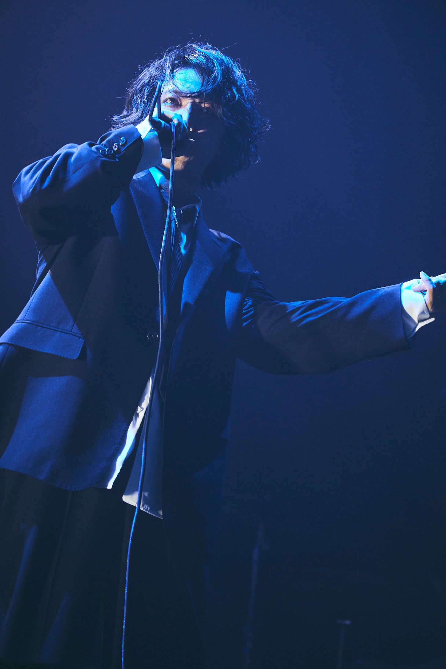 小林祐介（Vo, G）（Photo by Yosuke Torii）