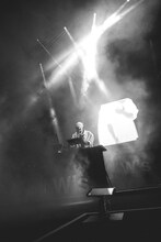 「WurtS CONCERT HALL TOUR II -DIGITAL LOVE-」の様子。（Photo by Takeshi Yao）