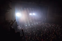 「WurtS CONCERT HALL TOUR II -DIGITAL LOVE-」の様子。（Photo by Takeshi Yao）
