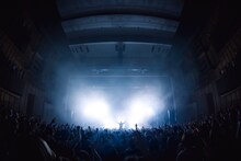 「WurtS CONCERT HALL TOUR II -DIGITAL LOVE-」の様子。（Photo by Takeshi Yao）