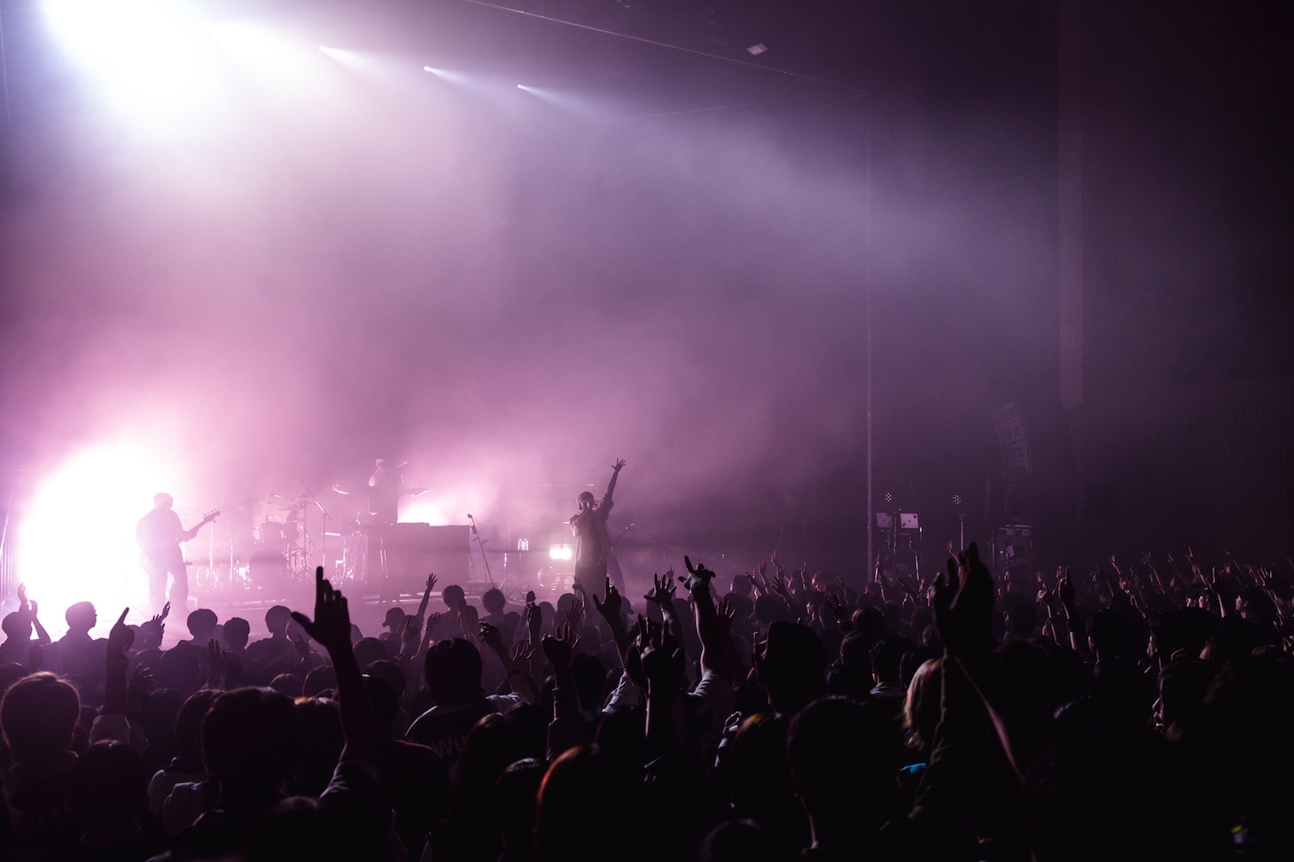 「WurtS CONCERT HALL TOUR II -DIGITAL LOVE-」の様子。（Photo by Takeshi Yao）