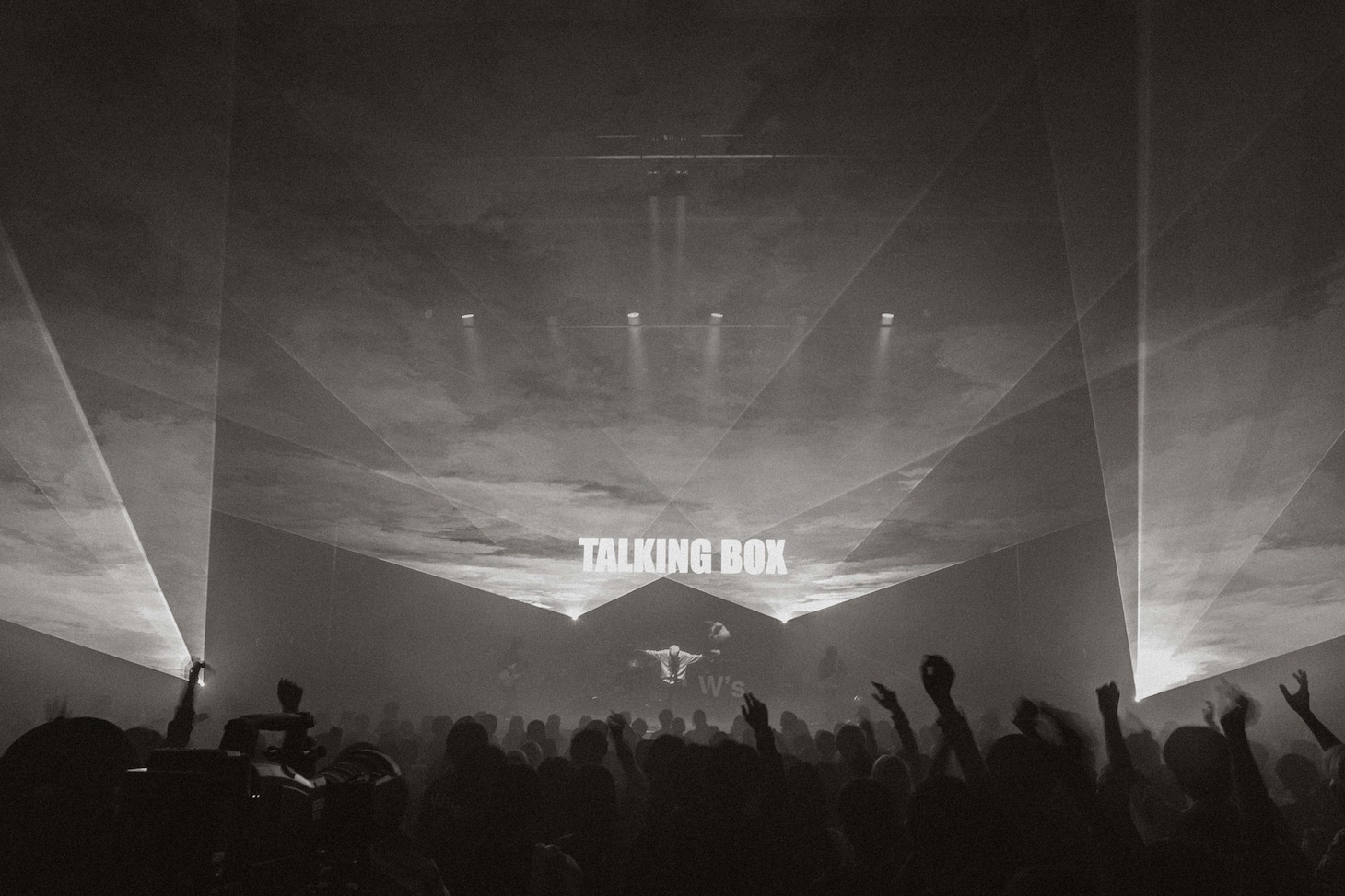 「WurtS CONCERT HALL TOUR II -DIGITAL LOVE-」の様子。（撮影：小杉歩）