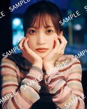 松田里奈（櫻坂46）1st写真集「まつりの時間」TSUTAYA特典のポストカードサンプル画像。（撮影：北浦敦子）