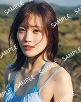 櫻坂46松田里奈の1st写真集の特典絵柄公開　植物園やビーチ、ホテルのジャクジーで撮影