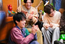 左から原嘉孝、猪俣周杜、松島聡。©日本テレビ