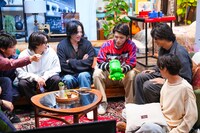 和やかな空気のtimeleszメンバー。©日本テレビ