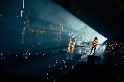 「Laura day romance tour 2025 a perfect review」東京公演の様子。（撮影：小杉歩）