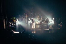 「Laura day romance tour 2025 a perfect review」東京公演の様子。（撮影：小杉歩）