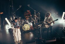 「Laura day romance tour 2025 a perfect review」東京公演の様子。（撮影：小杉歩）