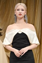 MOMOKA（HANA）。「THE ONES TO WATCH 2025」授賞式より。