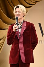 来年の目標を語る佐野勇斗（M!LK）。「THE ONES TO WATCH 2025」授賞式より。