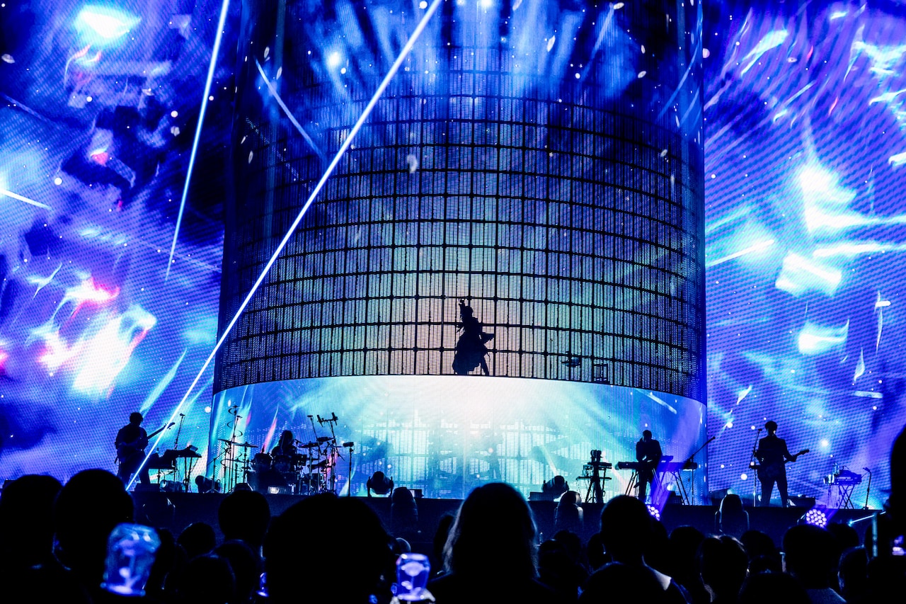 「Ado DOME TOUR 2025『よだか』」東京・東京ドーム公演の様子。（Photo by Viola Kam［V'z Twinkle］）