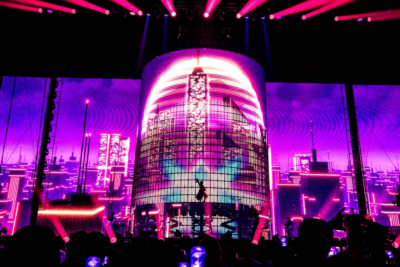 Ado DOME TOUR 2025『よだか』」東京・東京ドーム公演の様子。（Photo