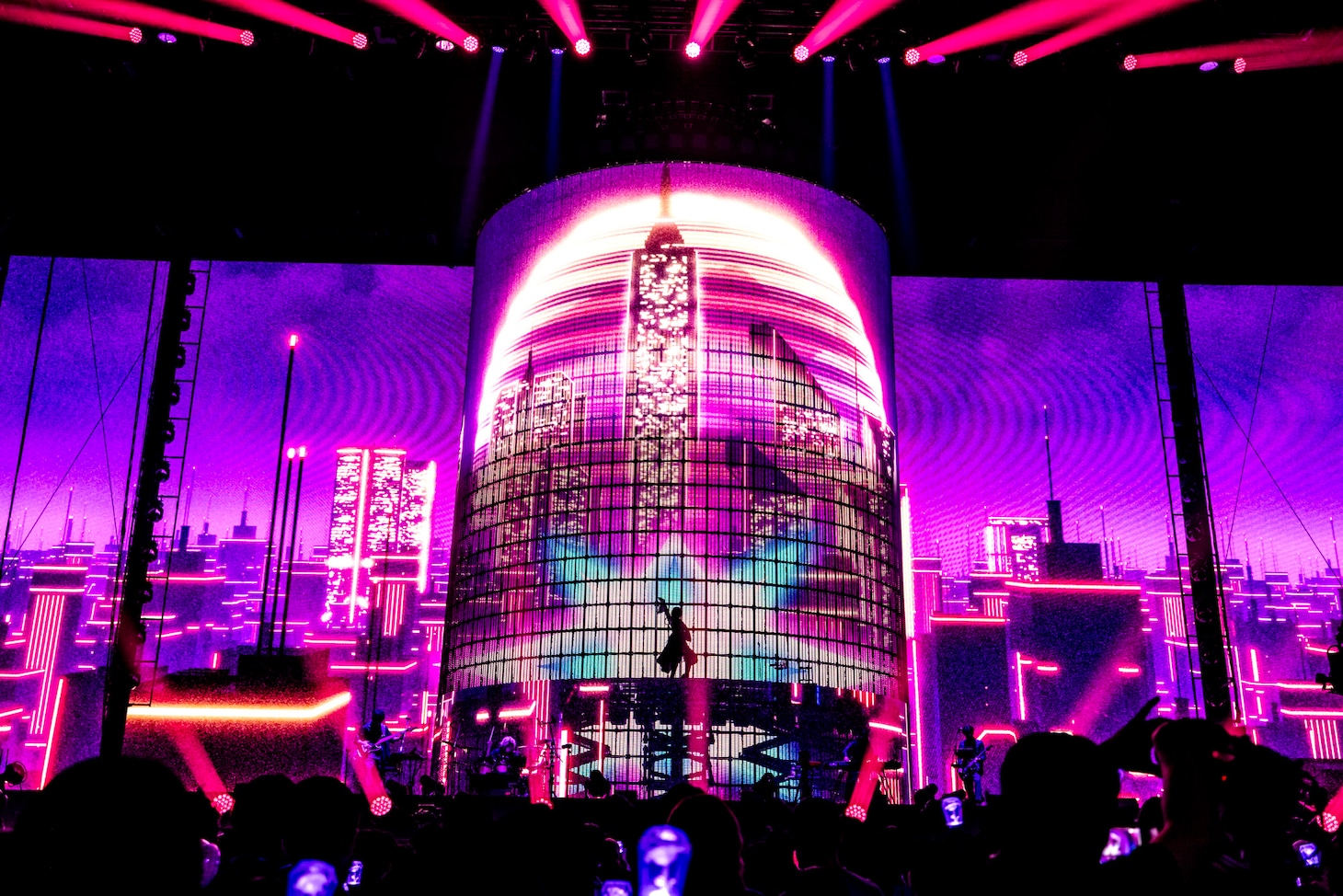 「Ado DOME TOUR 2025『よだか』」東京・東京ドーム公演の様子。（Photo by Viola Kam［V'z Twinkle］）