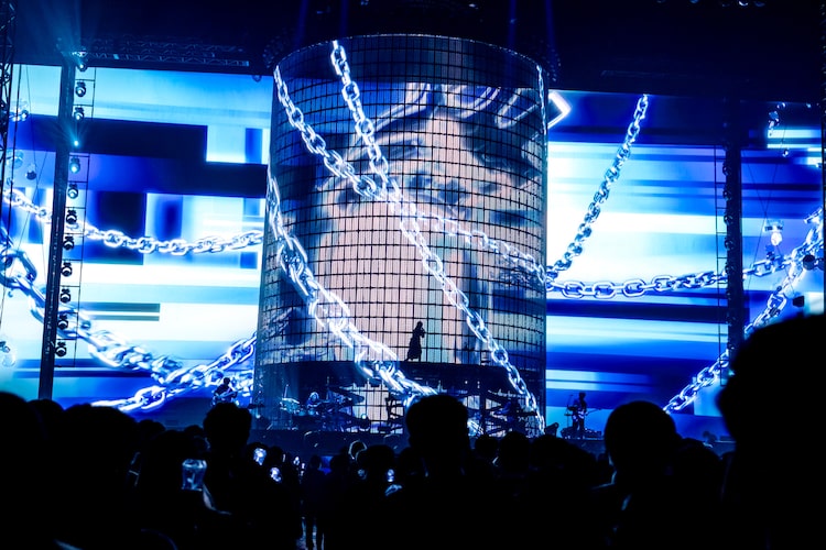 「Ado DOME TOUR 2025『よだか』」東京・東京ドーム公演の様子。（Photo by Viola Kam［V'z Twinkle］）