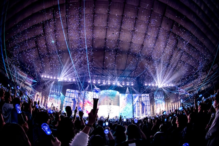 「Ado DOME TOUR 2025『よだか』」東京・東京ドーム公演の様子。（Photo by Viola Kam［V'z Twinkle］）