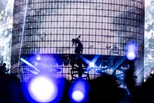 「Ado DOME TOUR 2025『よだか』」東京・東京ドーム公演の様子。（Photo by Viola Kam［V'z Twinkle］）