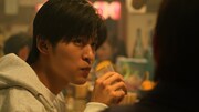 新テレビCM「『ハレの日、晴れ風。』年末篇」より目黒蓮。