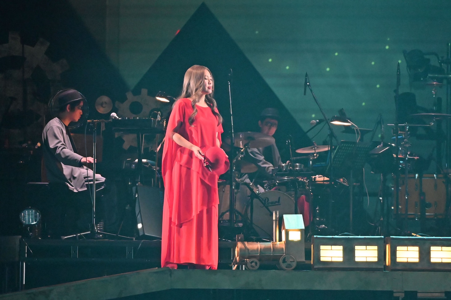 舞台「TRAIN TRAIN TRAIN」ゲネプロの様子。