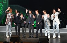 純烈とモナキ。