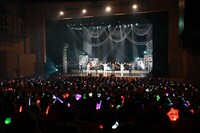 「いい風呂の日・純烈コンサート2025」の様子。