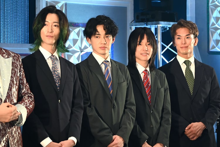 囲み取材会のモナキ。