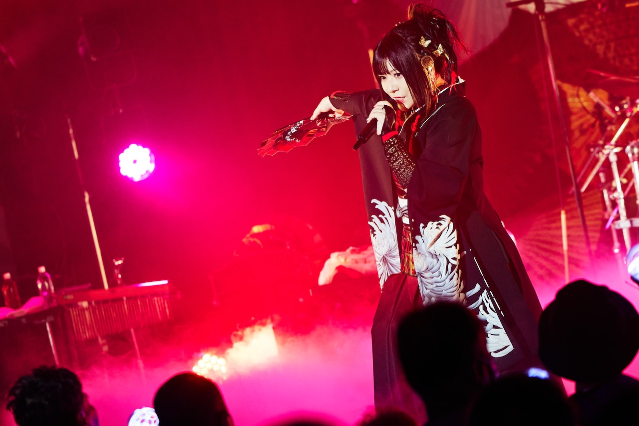 和楽器バンド鈴華ゆう子が初のソロツアー開催、詩吟や剣舞も盛り込んだ多彩なパフォーマンス