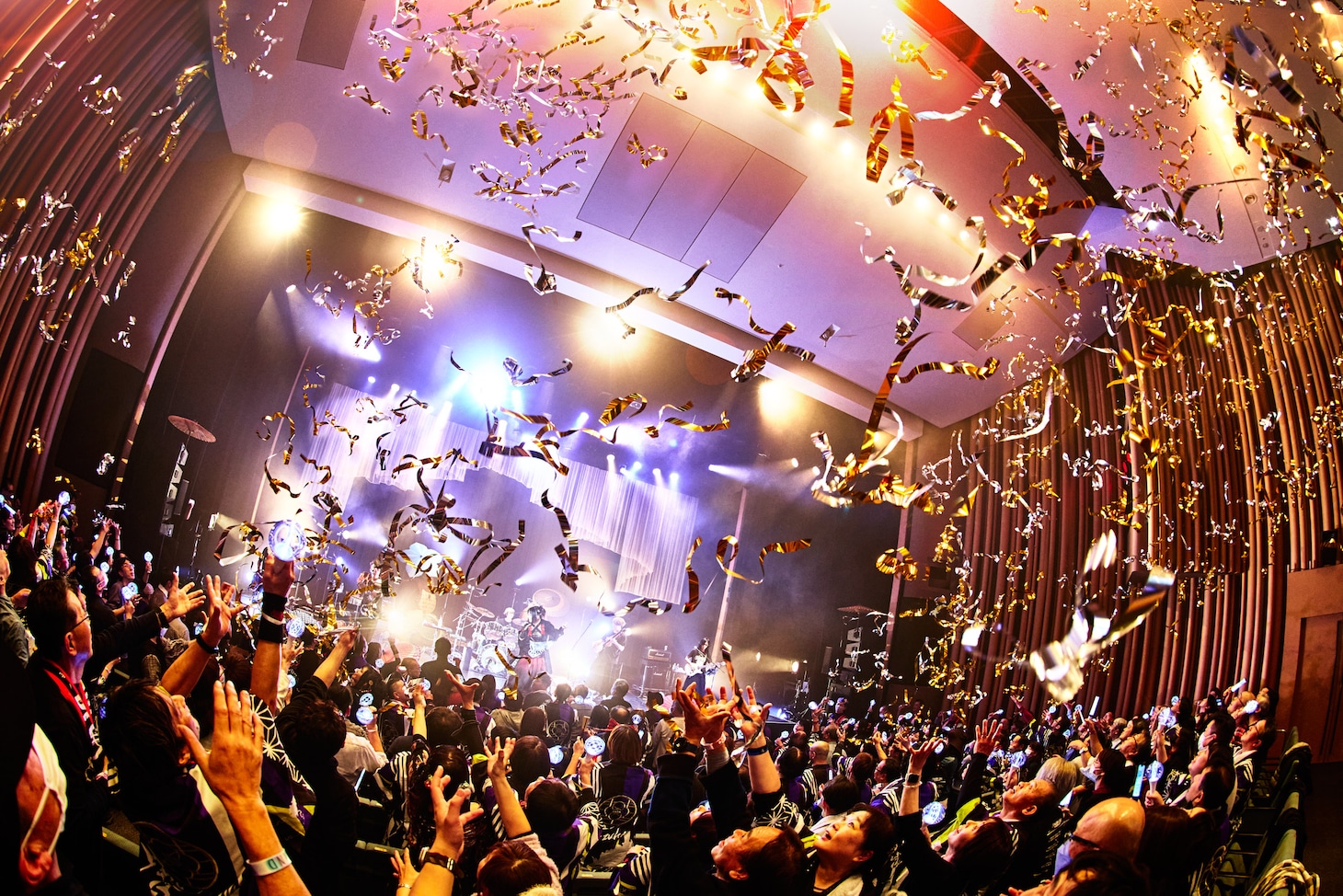 「鈴華ゆう子LIVEツアーSAMURAI DIVA ～東名阪台ノ陣～」東京公演の様子。（Photo by KEIKO TANABE）