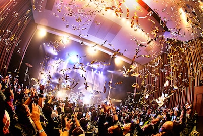 「鈴華ゆう子LIVEツアーSAMURAI DIVA ～東名阪台ノ陣～」東京公演の様子。（Photo by KEIKO TANABE）