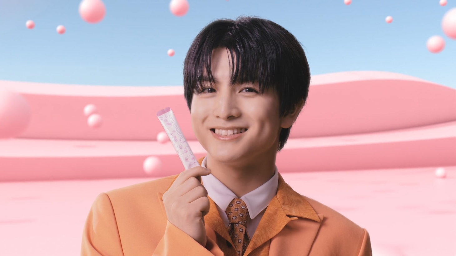 超特急が出演する「Brilliant flora」テレビCMより、ハル。