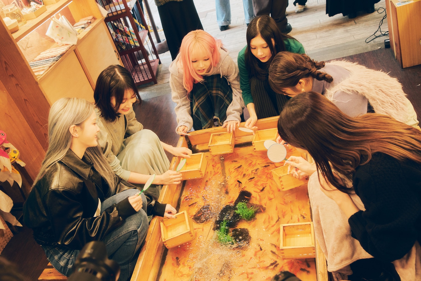 「tripleS ∞! の#ともロケ！」より、tripleS ∞!と櫻坂46メンバー。