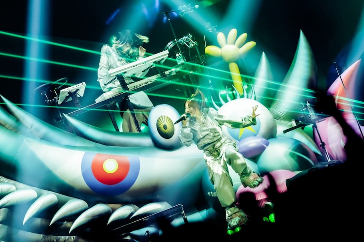 YOASOBI（Photo by Risa Nishimura）