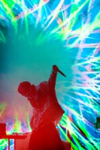 野田洋次郎（Vo, G, Piano / RADWIMPS）（Photo by Takeshi Yao）