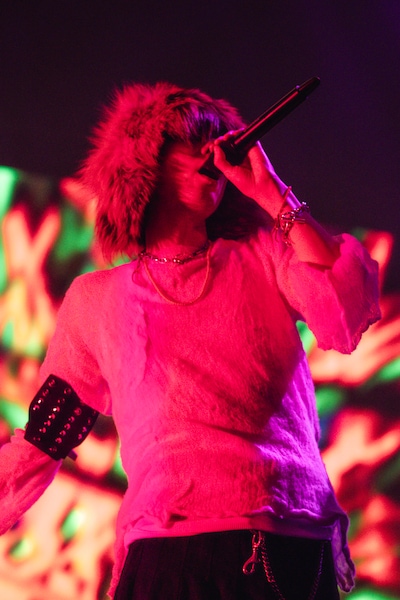 野田洋次郎（Vo, G, Piano / RADWIMPS）（Photo by Takeshi Yao）