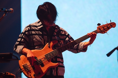 武田祐介（B / RADWIMPS）（Photo by Takeshi Yao）