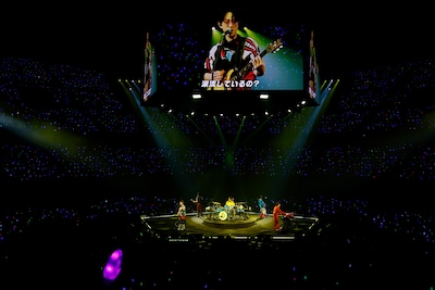 「『って!!!!!!!』」を披露するSUPER EIGHT。