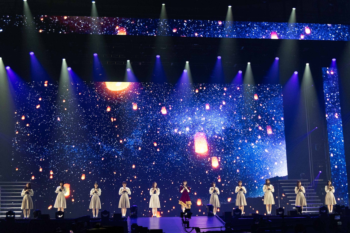 久保史緒里と5期生。（撮影：鈴木健太［KENTA Inc.］）